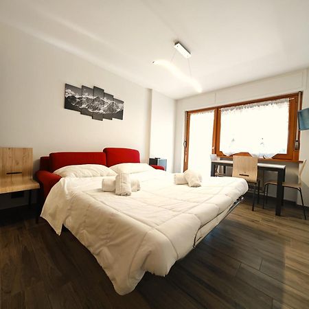 Hostdomus - City Center Apartment Colle Colle Sestriere Εξωτερικό φωτογραφία