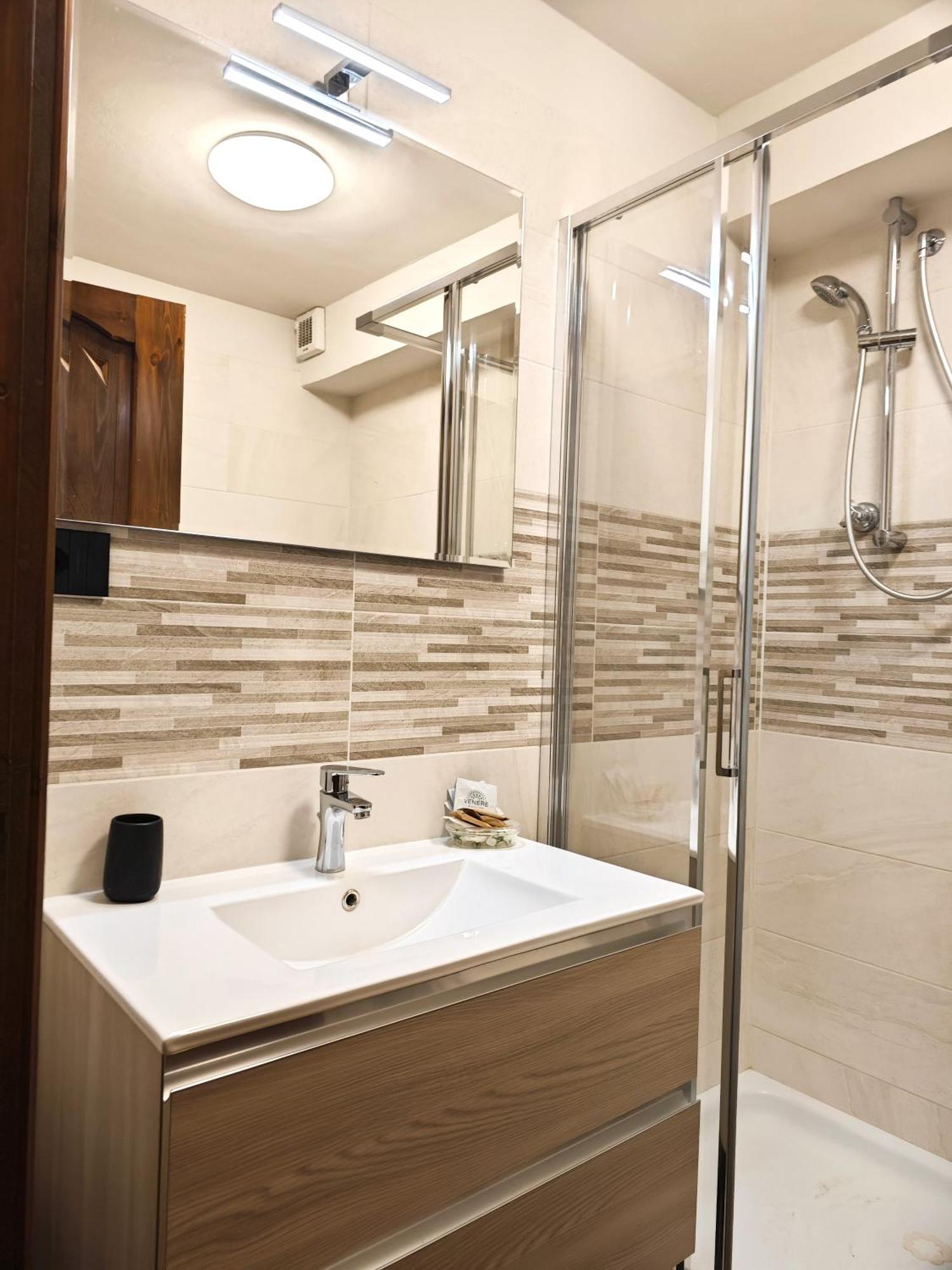 Hostdomus - City Center Apartment Colle Colle Sestriere Εξωτερικό φωτογραφία