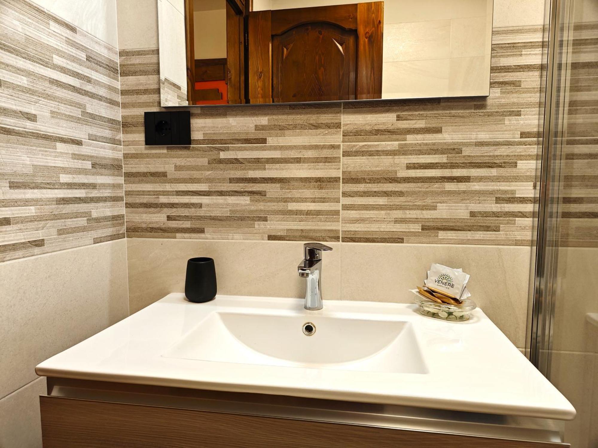 Hostdomus - City Center Apartment Colle Colle Sestriere Εξωτερικό φωτογραφία