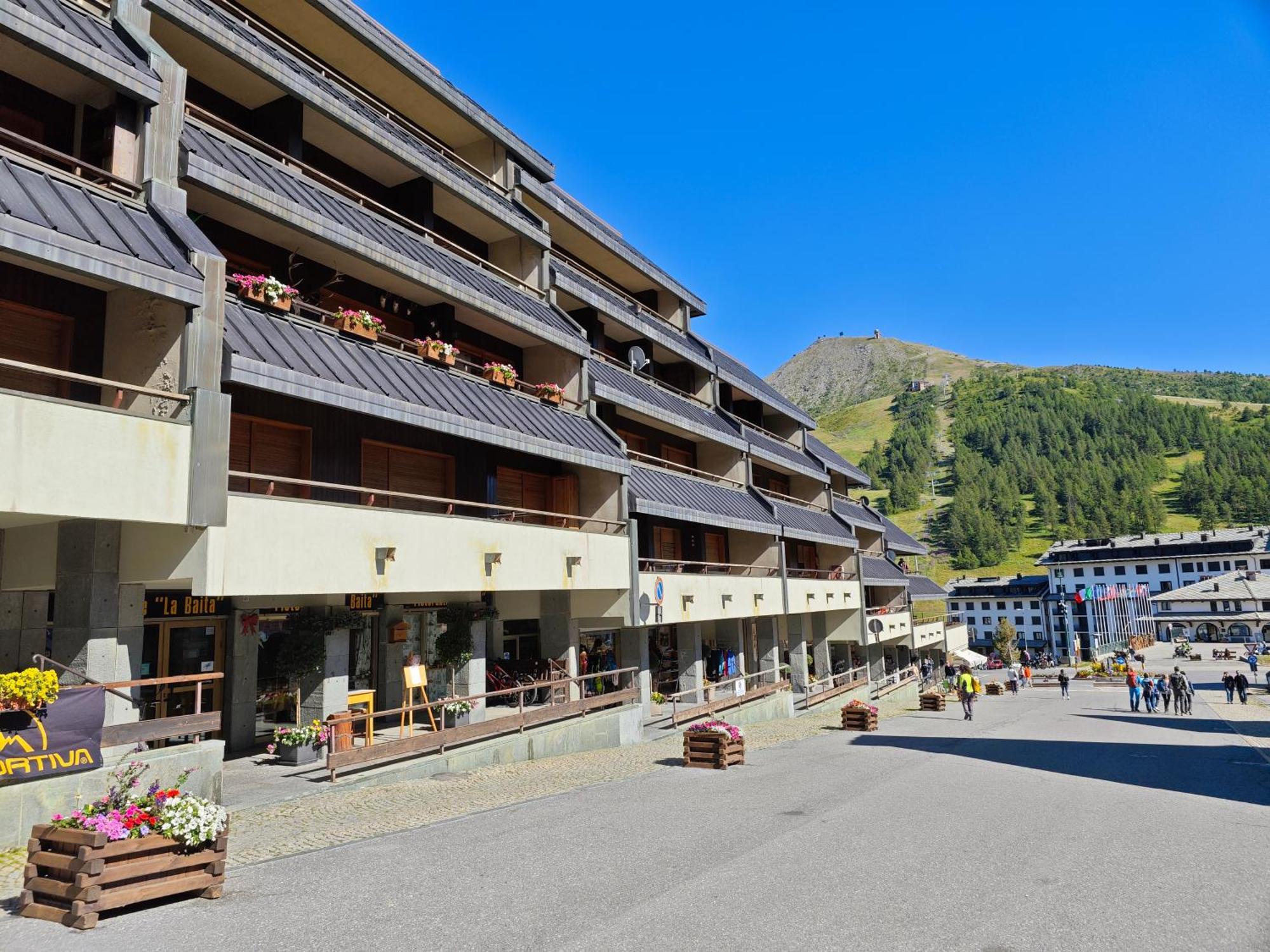 Hostdomus - City Center Apartment Colle Colle Sestriere Εξωτερικό φωτογραφία